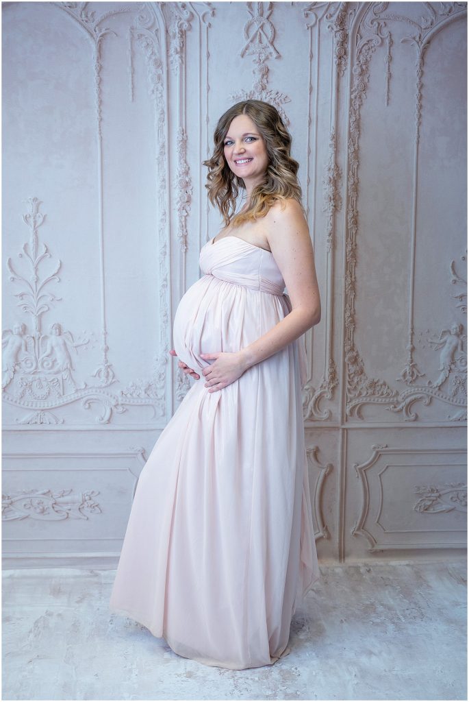 maternity portraits inside studio