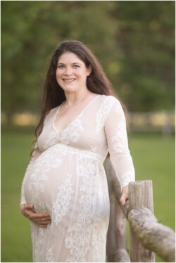 maternity photo outdoors lace dress