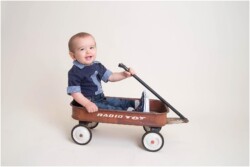 vintage radio flyer wagon photography studio